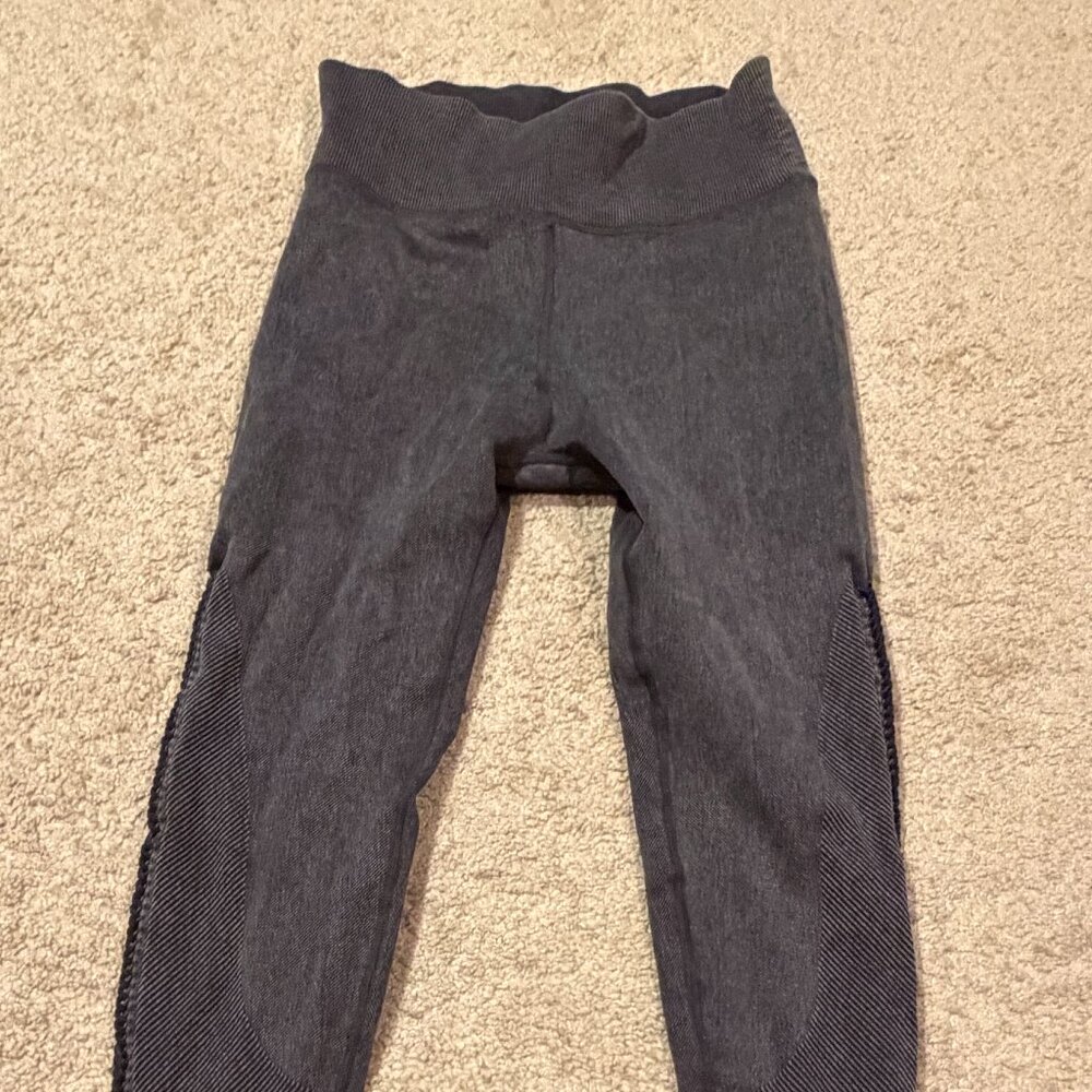 OFFLINE BY AERIE DARK GRAY HI RISE CAPRI LEGGINGS GIRLS MEDIUM